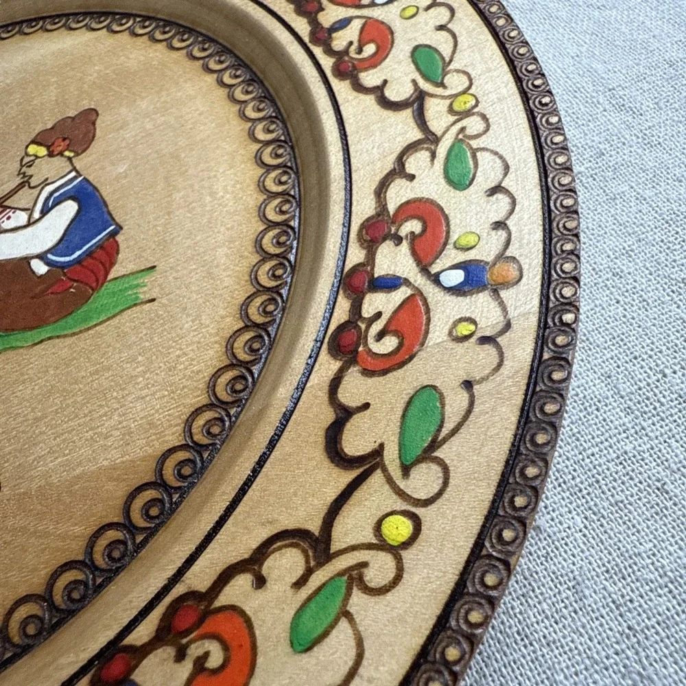 Vintage Wooden Hand carved\Painted Decor Plate Wall‎ Hanging Folk  BULGARIA